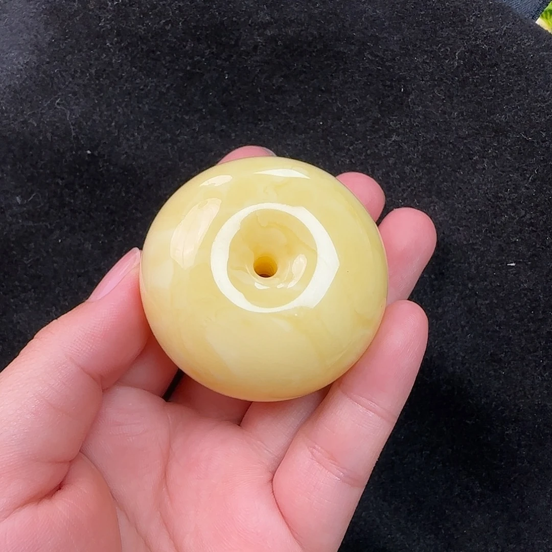 蜜蜡未镶嵌珠宝奇石