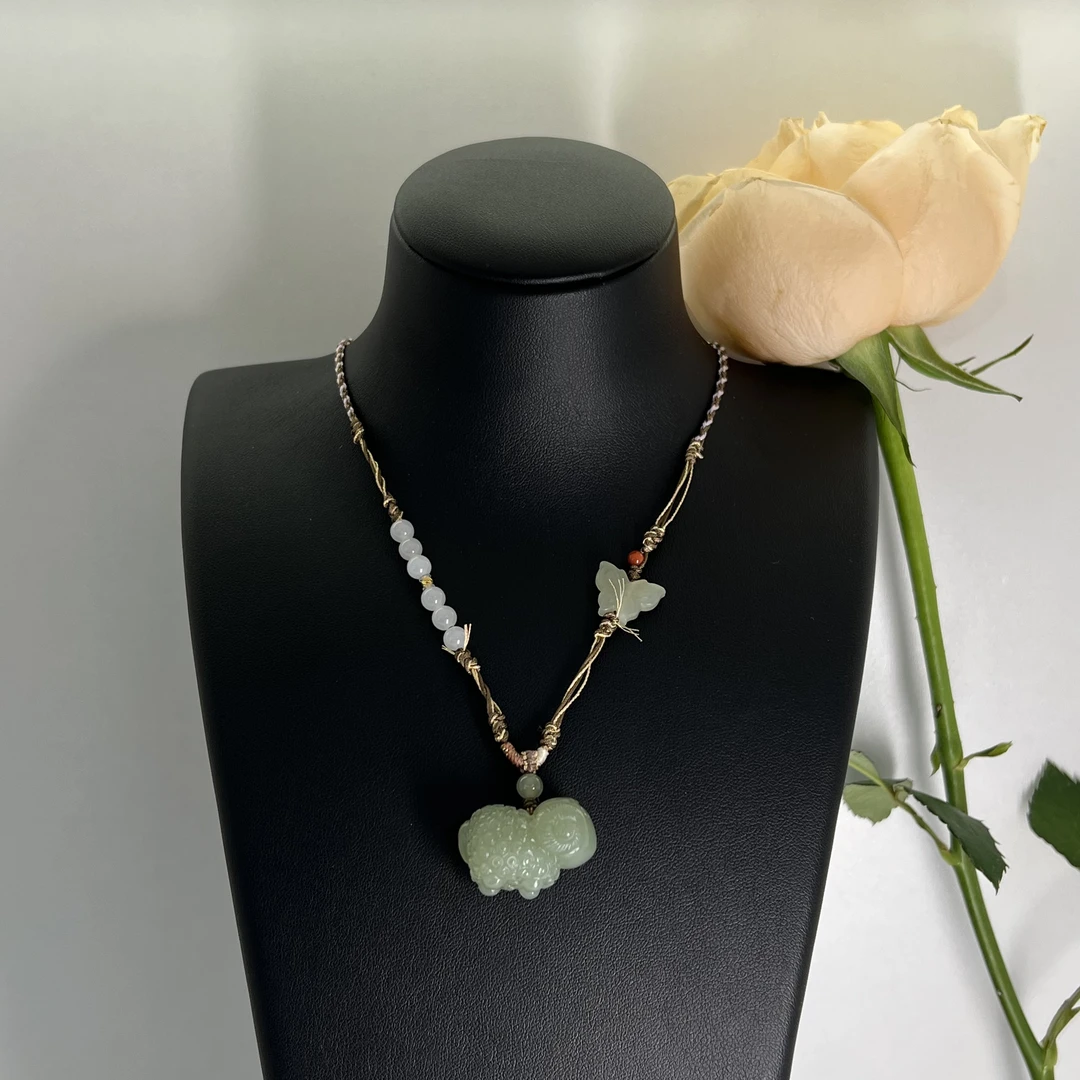 壹屿珠宝 0017和田玉典藏小羊颈饰