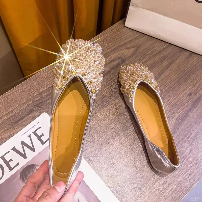 韩版方头平底鞋2025春季新款水钻单鞋气质百搭软底女士浅口时尚