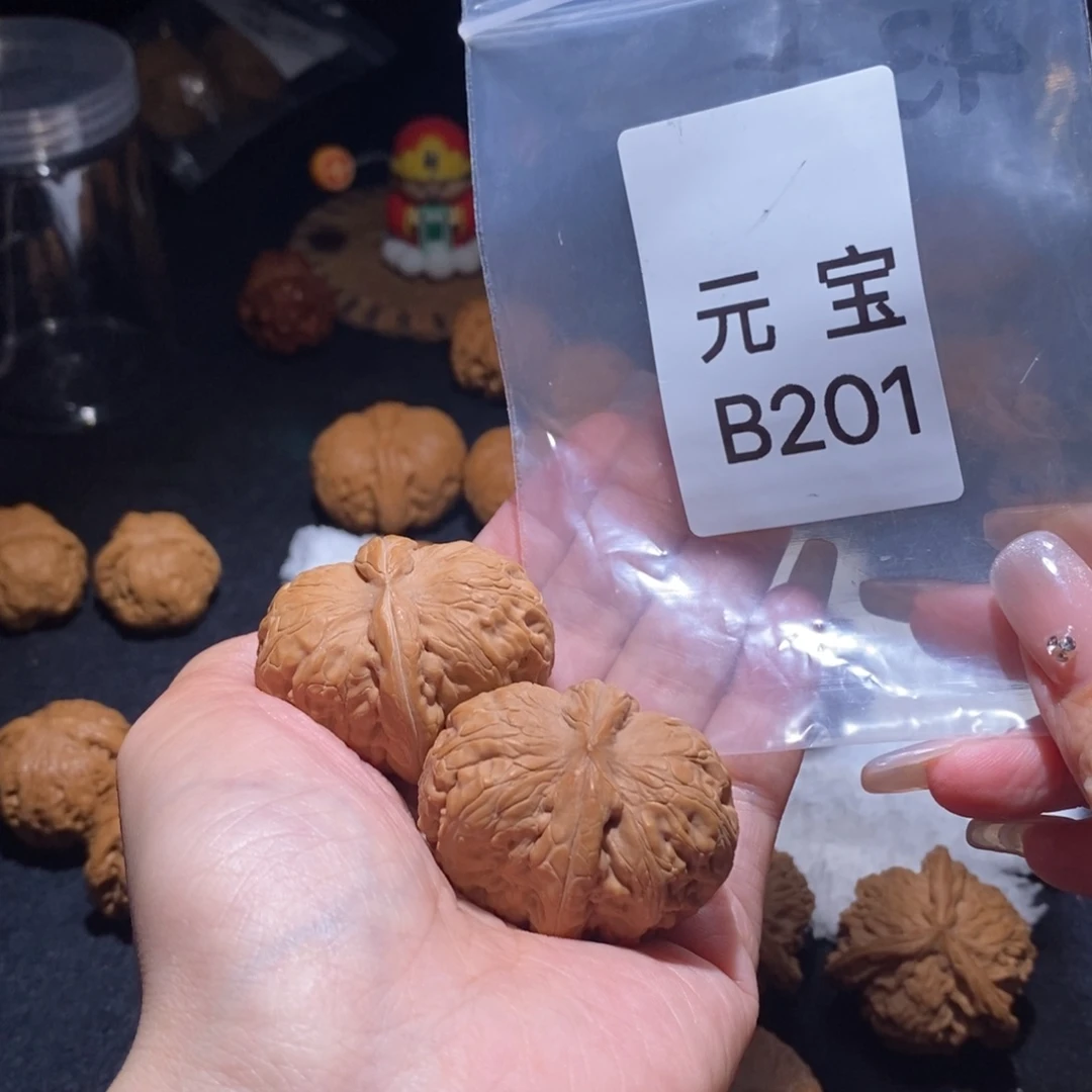 文玩核桃吊坠随**安元宝43+