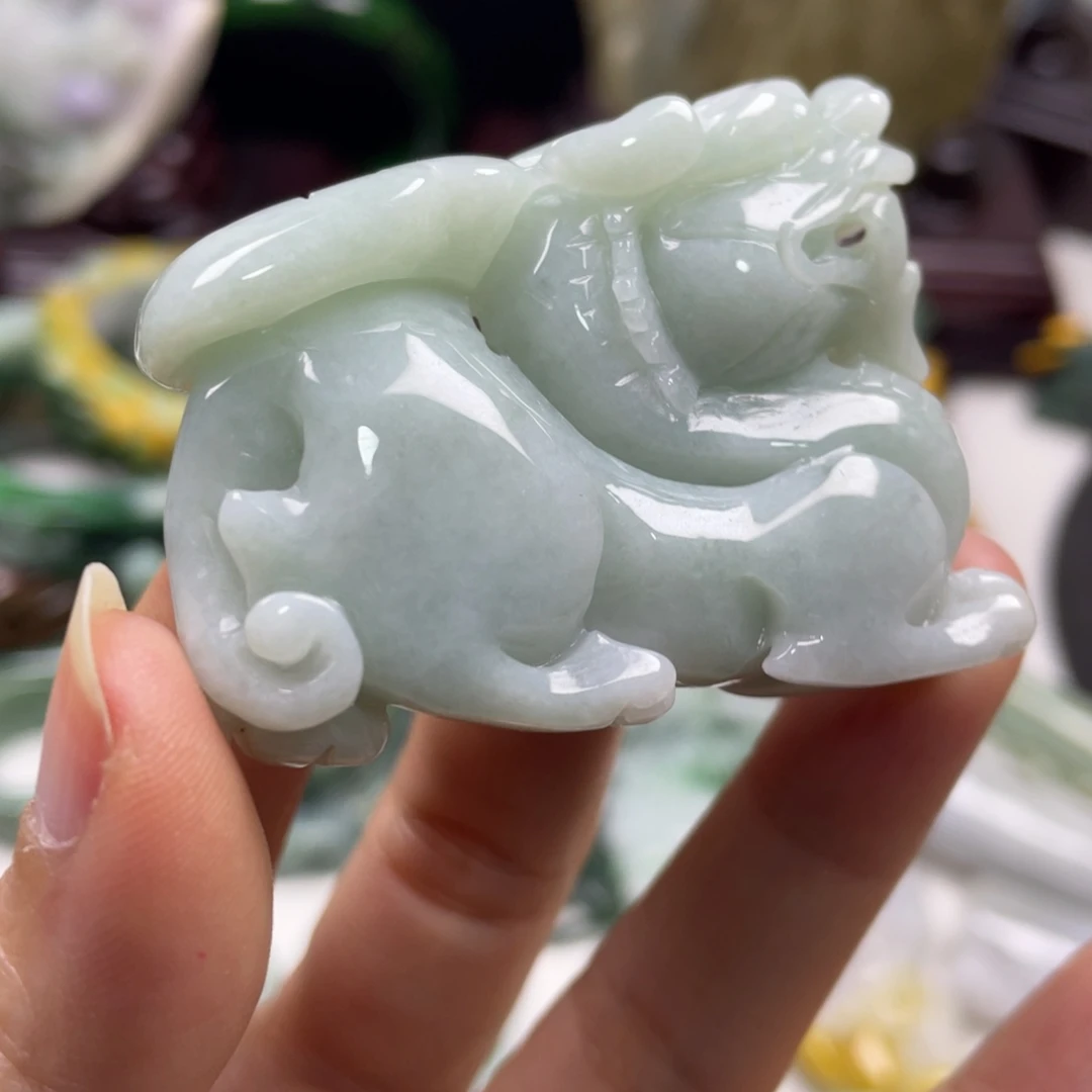 翡翠未镶嵌颈饰牌子