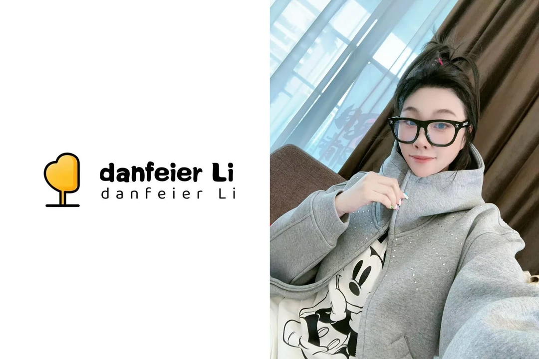 《丫丫推荐款》1200设计款灰色烫钻连帽卫衣