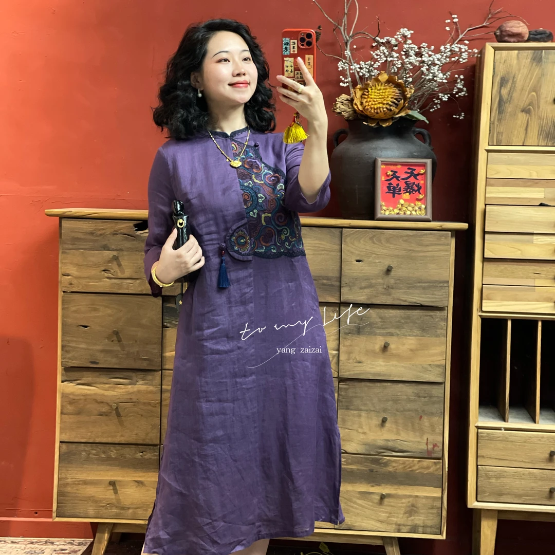 羊在在重工刺绣洋气连衣裙女收腰气质流苏中长裙子LYQ25YL0184