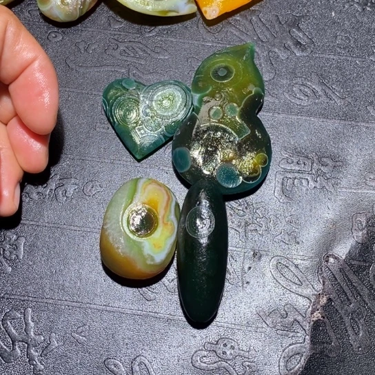 颈饰合金石英岩玉利****划