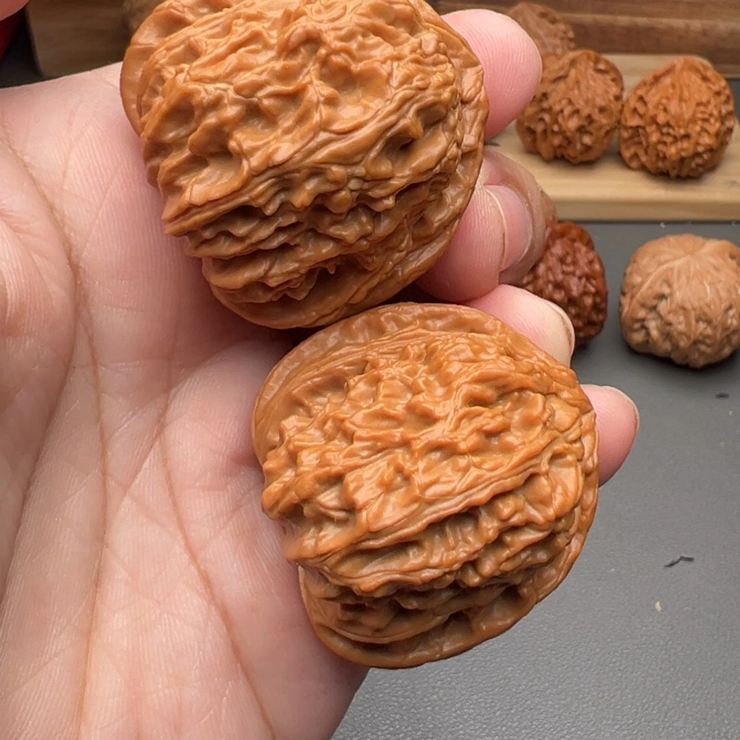 劲***酱文玩核桃把件三角白