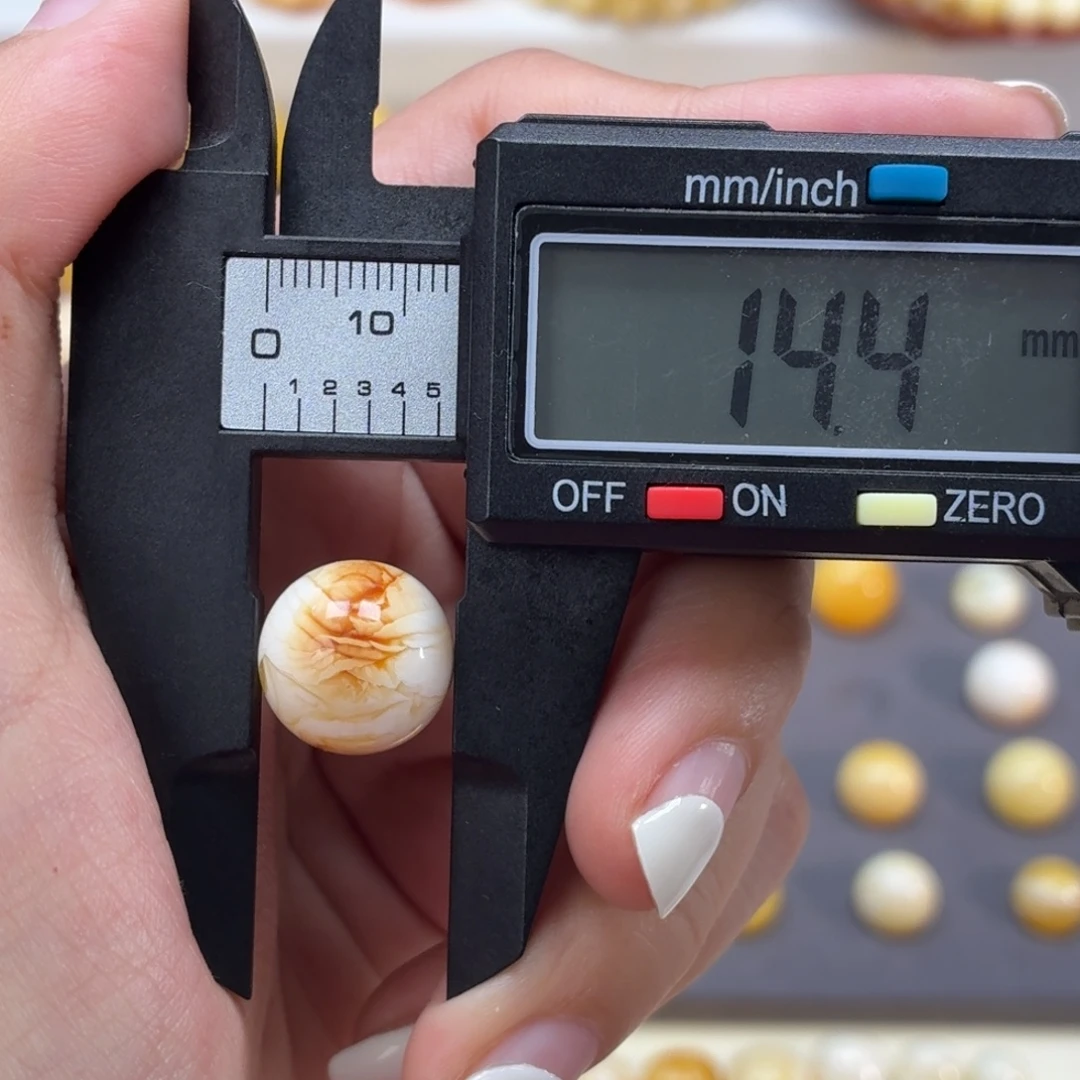 琥珀未镶嵌裸石乌料沁白虎皮纹14.4mm