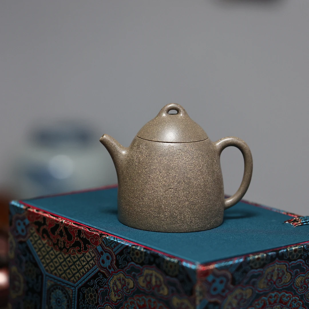 优选蟹壳青段泥 【秦权壶】唐欢手工抟制 170cc