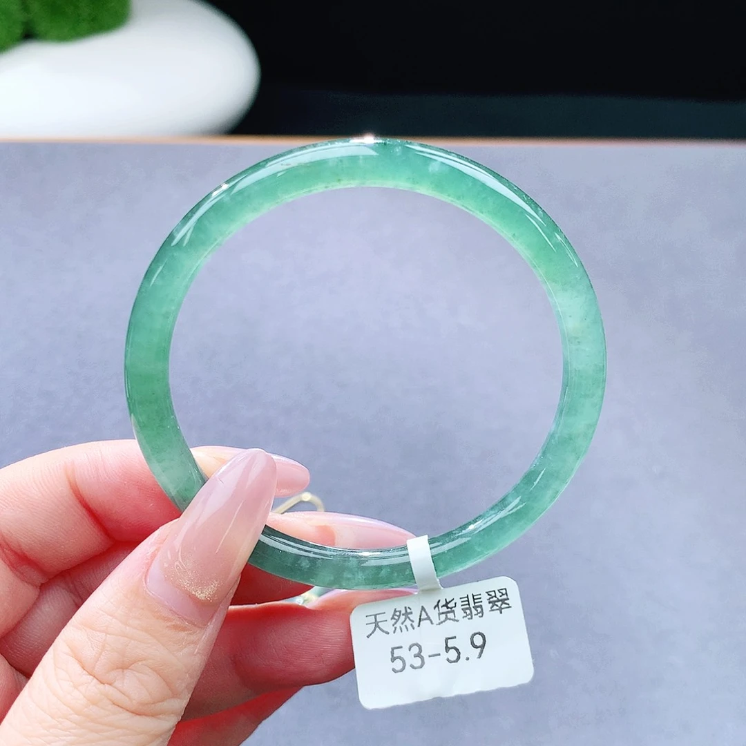 未镶嵌手镯（圆镯）翡翠