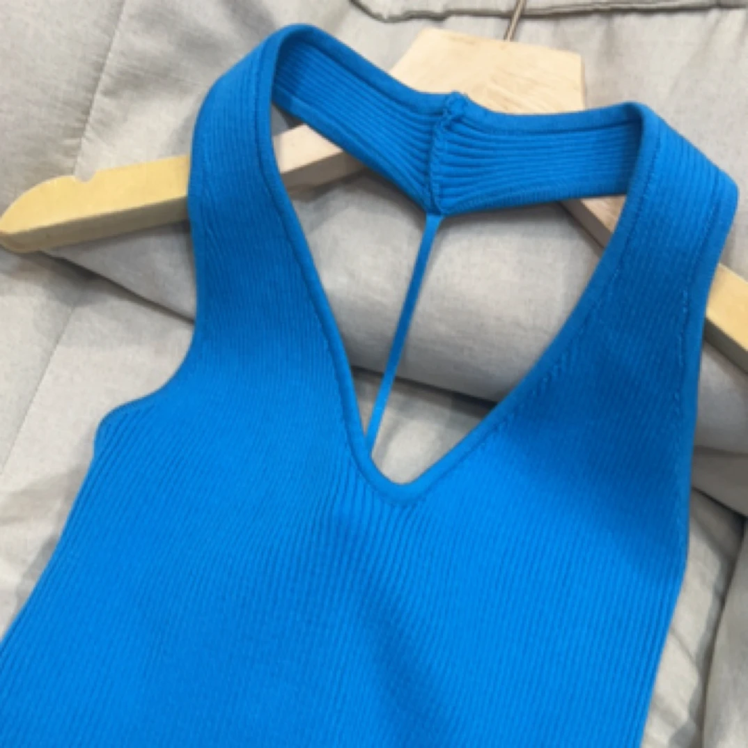 辣妹风蓝色针织挂脖吊带背心女夏季复古显白美背修身短款上衣