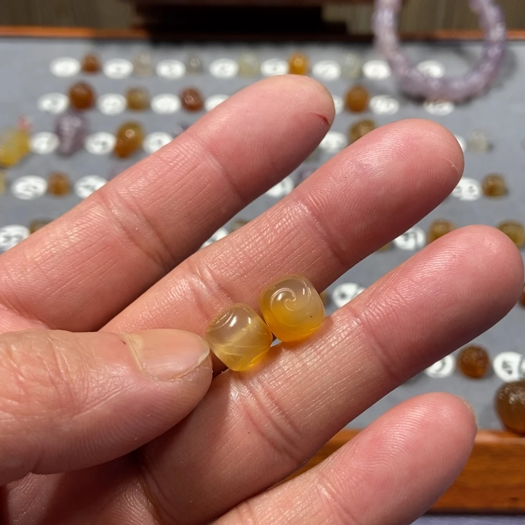 埃***托玛瑙/玉髓合金颈饰珠