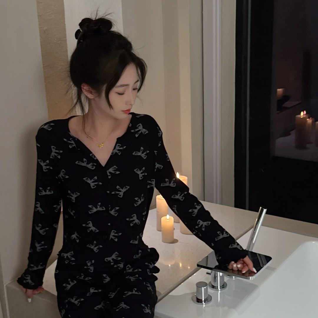 VINEEMAN【迷蝶结影】长袖睡衣女家居服春秋季休闲显瘦气质网红