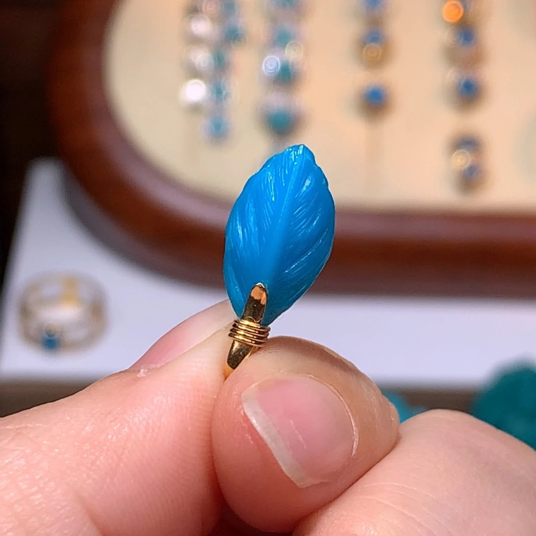 18K金镶嵌绿松石珠宝奇石