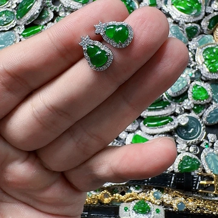 翡翠颈饰未镶嵌天然A货翡翠放漏