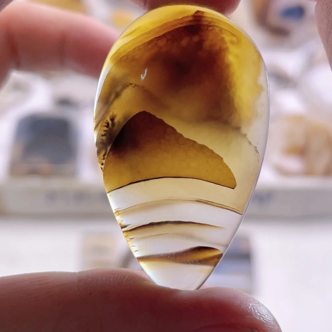 玛瑙/玉髓未镶嵌珠宝奇石