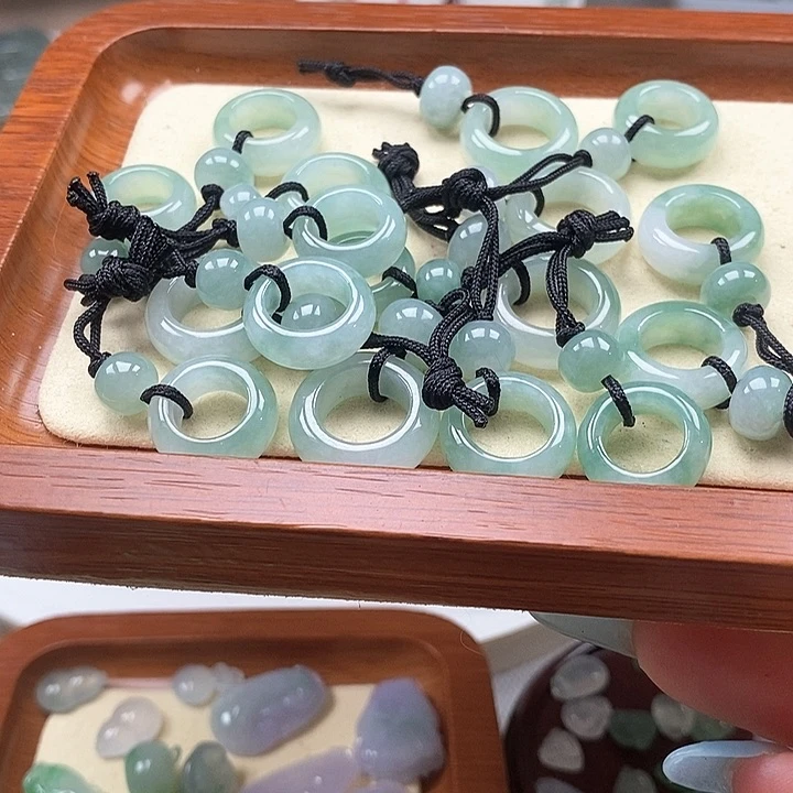 翡翠未镶嵌吊坠(不含链)一个60