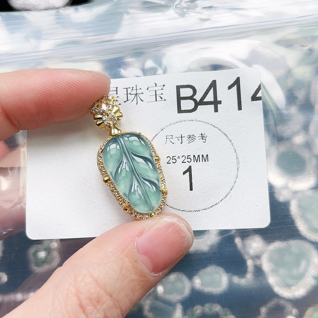 翡翠颈饰未镶嵌翡翠414
