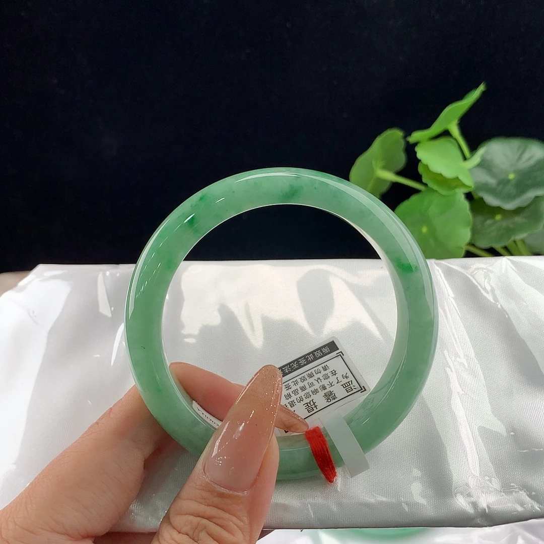 翡翠未镶嵌手镯正57