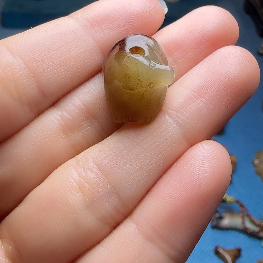 用***9和田玉未镶嵌颈饰