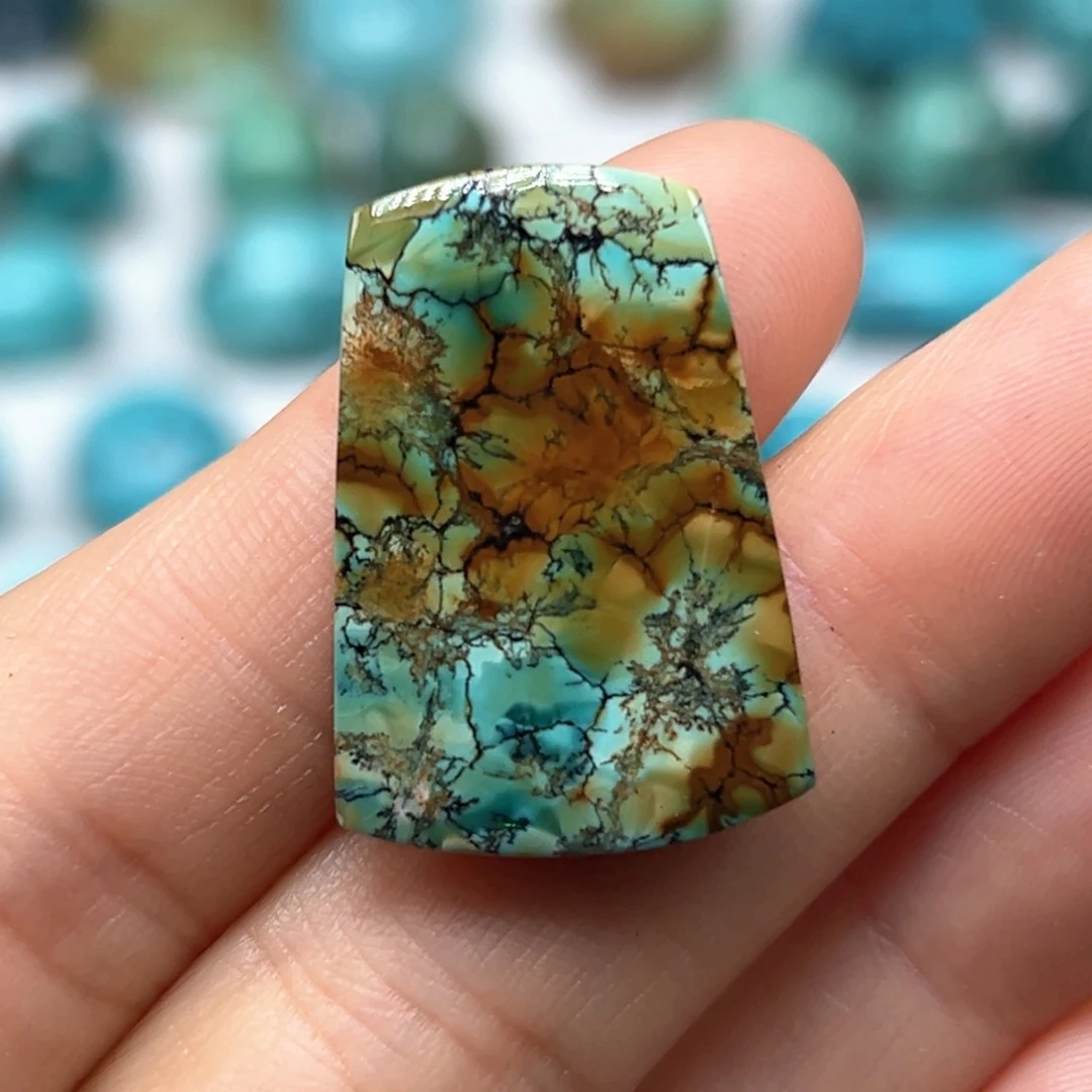 未镶嵌绿松石珠宝奇石