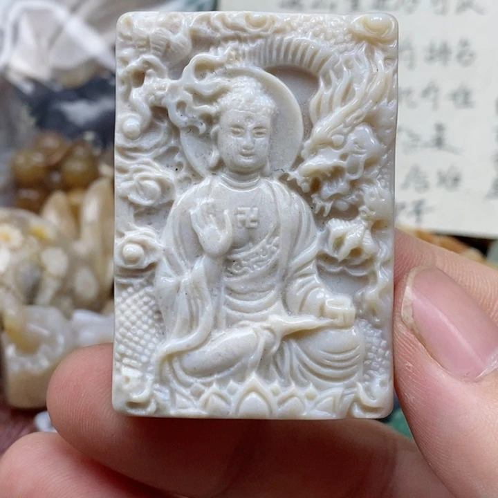 硅化珊瑚（珊瑚玉）未镶嵌颈饰
