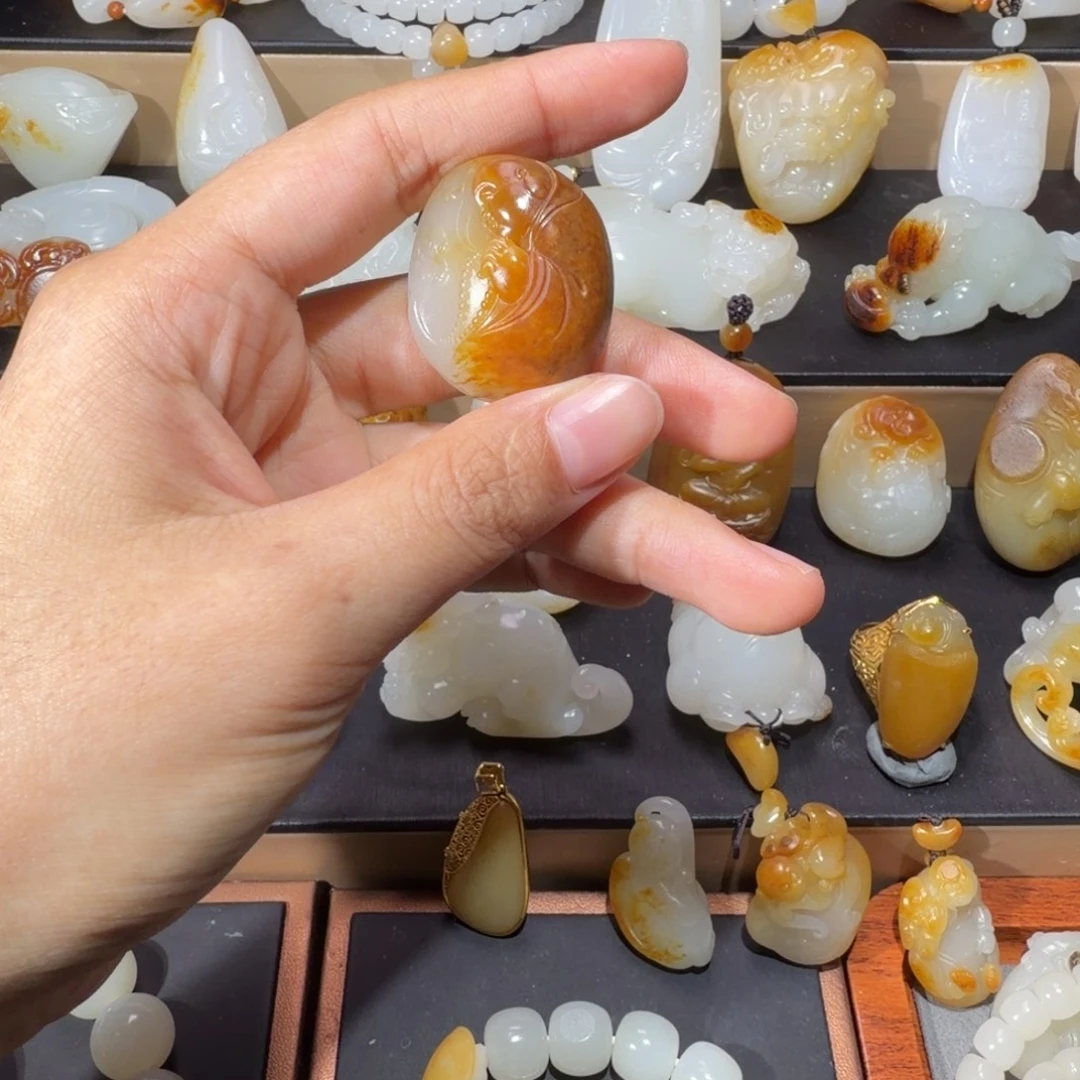 风***雨和田玉未镶嵌颈饰
