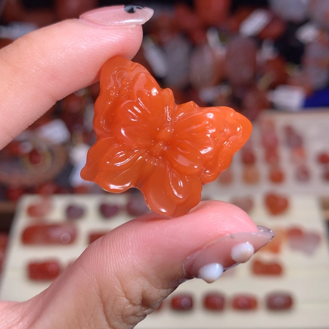 南红玛瑙未镶嵌珠宝半成品蝴蝶吊坠