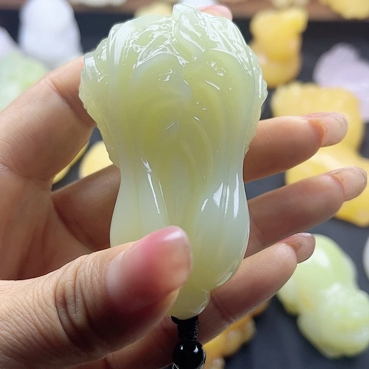 沂***峰大理石磁石昆仑玉石手把件