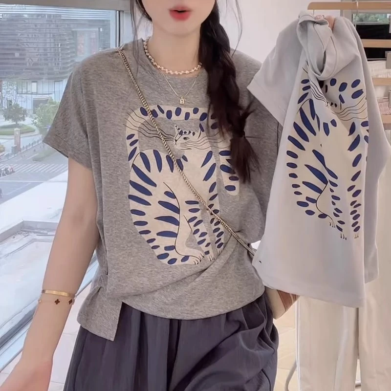 猫咪印花灰色短袖t恤女大码微胖MM夏季侧扣收腰体恤百搭宽松上衣