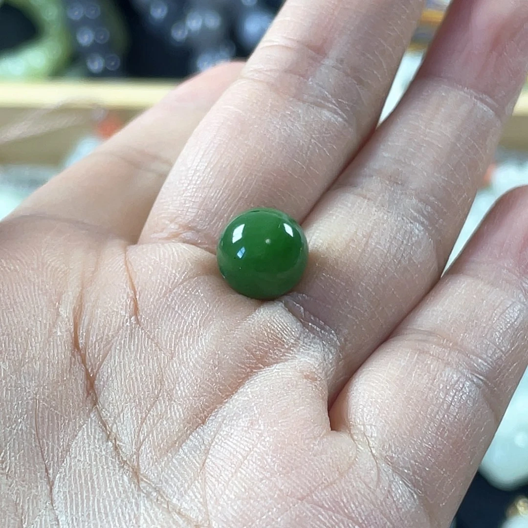 独***侠和田玉未镶嵌颈饰