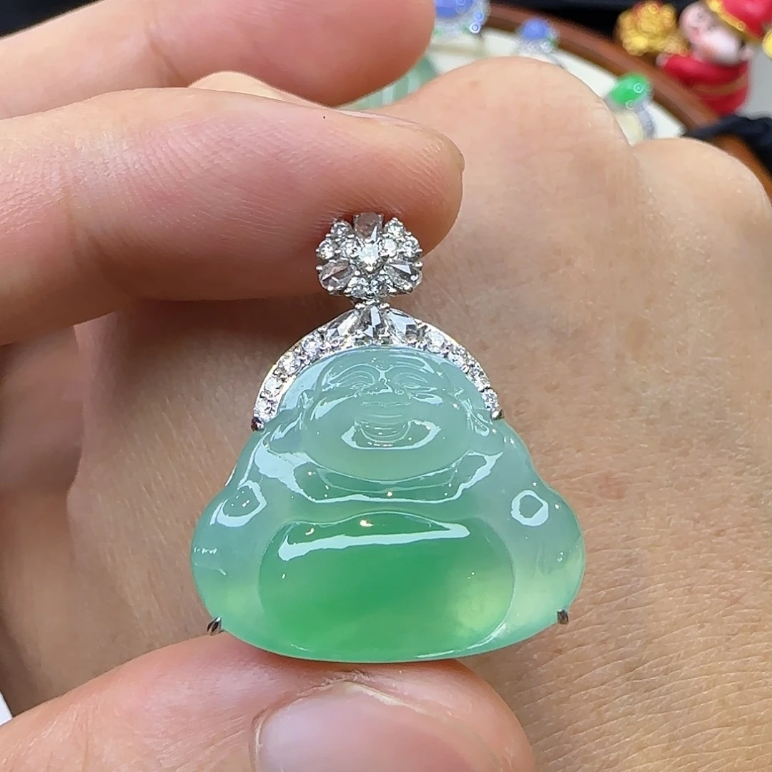 颈饰18K金镶嵌翡翠天然翡翠