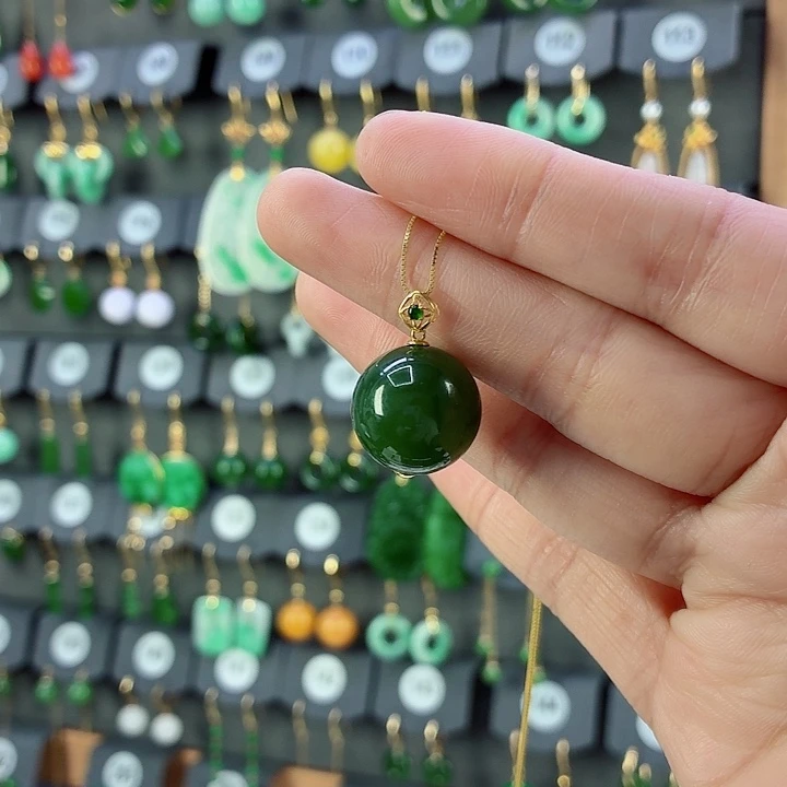 和田玉18K金镶嵌颈饰