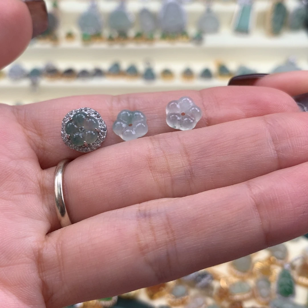 馨***安翡翠银S925镶嵌颈饰金色拖