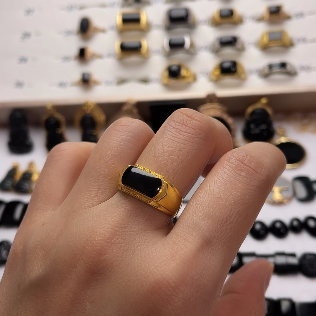 翡翠18K金镶嵌戒指翡翠