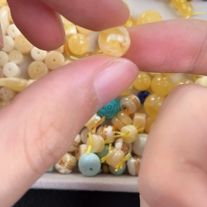 琥珀裸石未镶嵌天然74