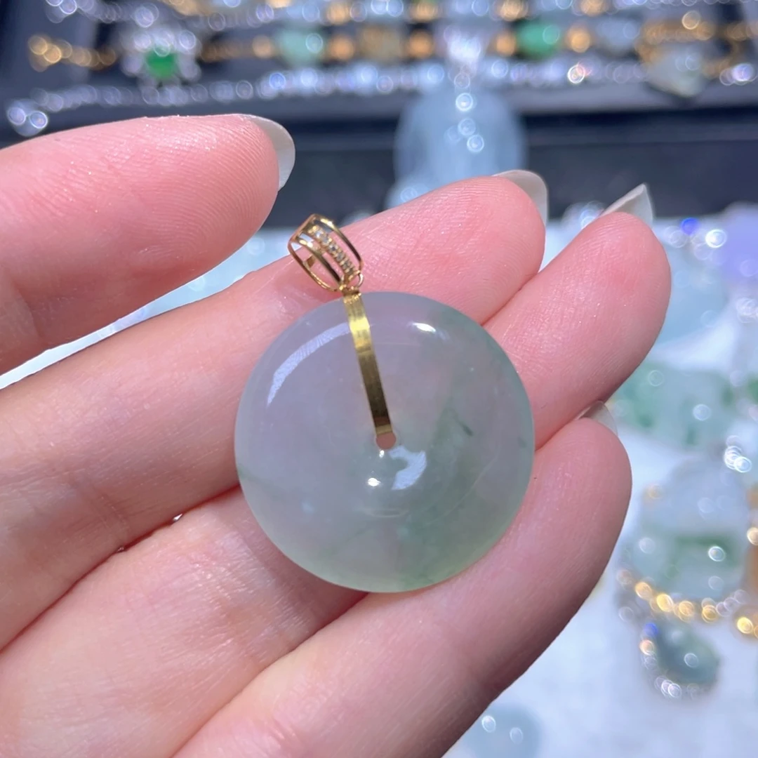 翡翠18K金镶嵌颈饰翡翠