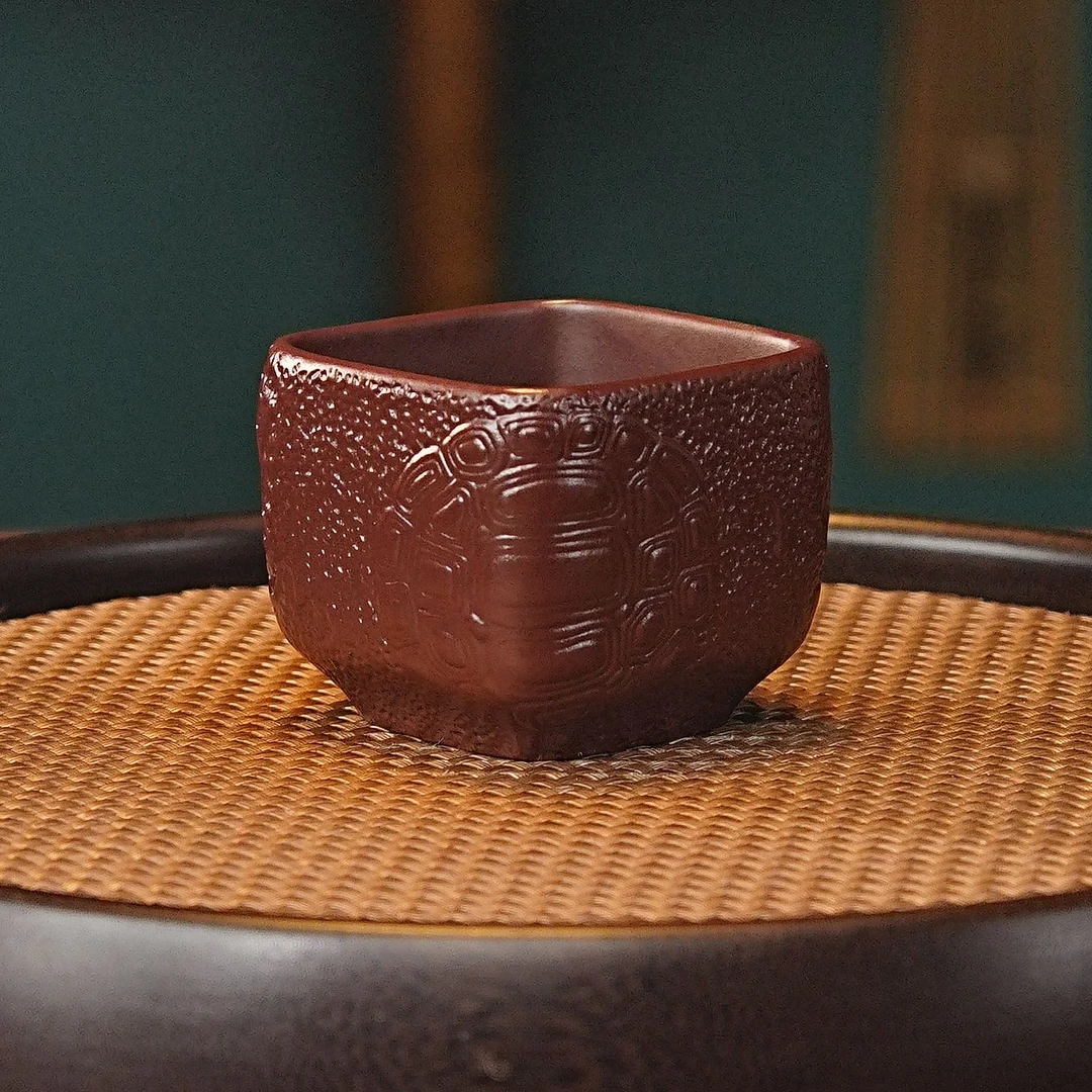 宜兴全手工紫砂茶具 原矿石红泥料刻绘富甲天下主人杯品茗杯