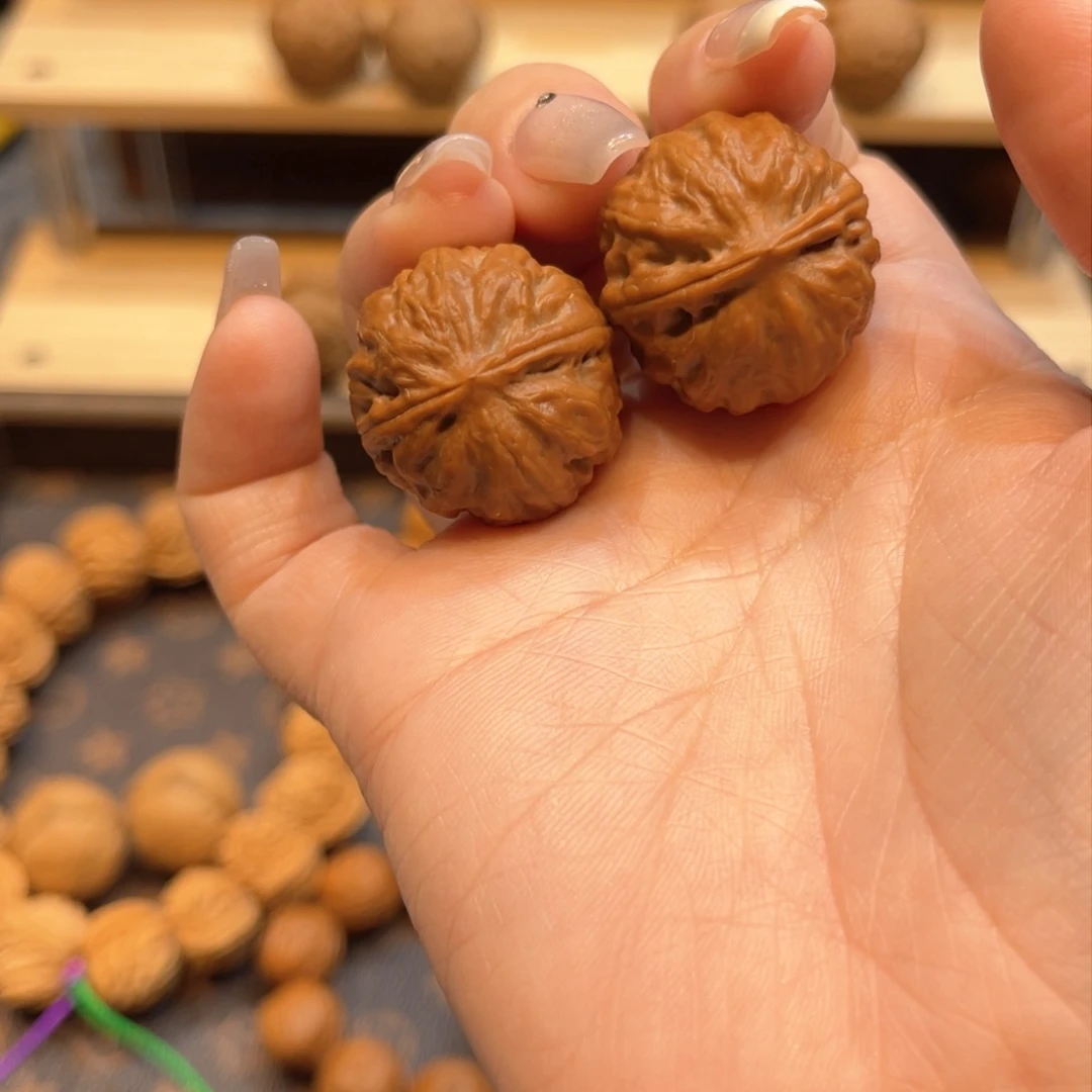 文玩核桃把件粗筋小肉球