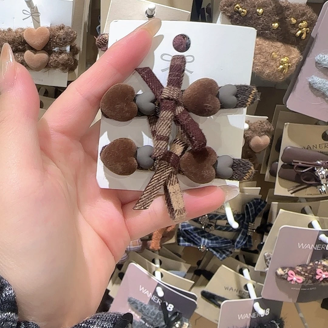 皮质非金属爱心压夹