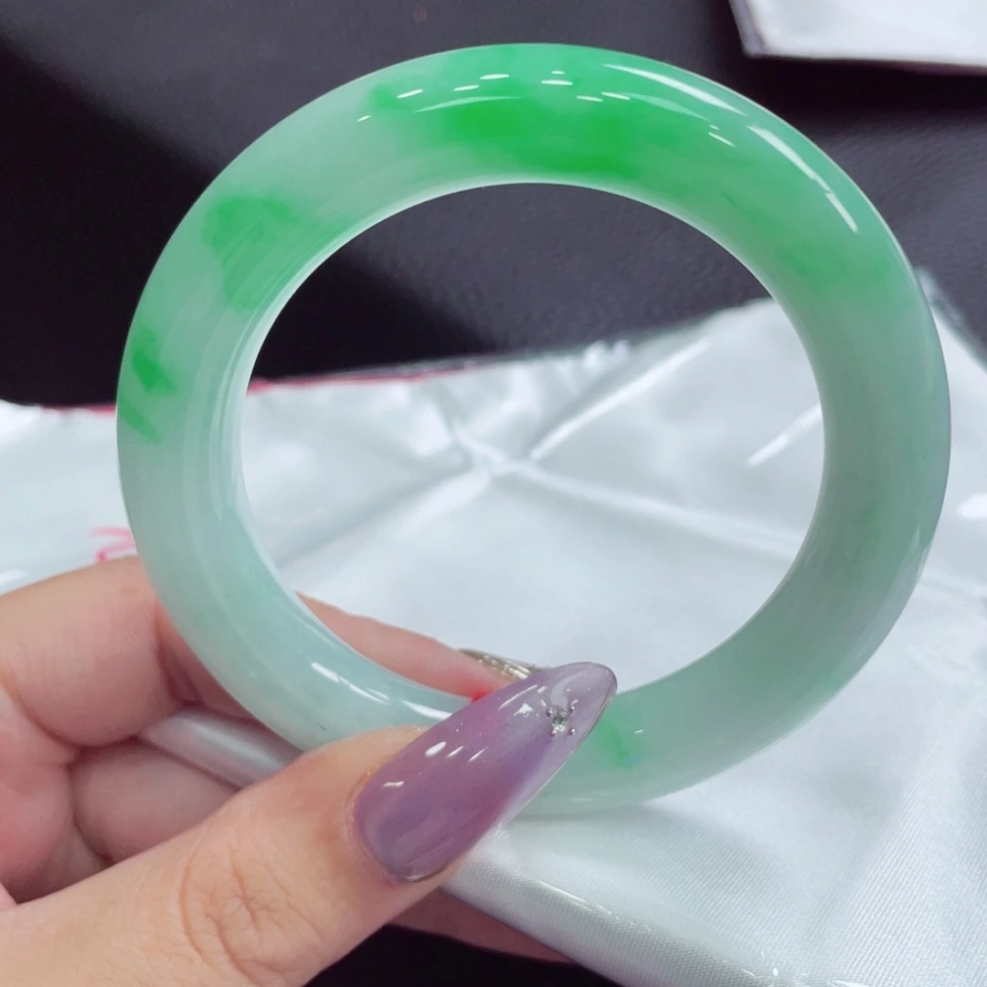 未镶嵌手镯翡翠翡翠