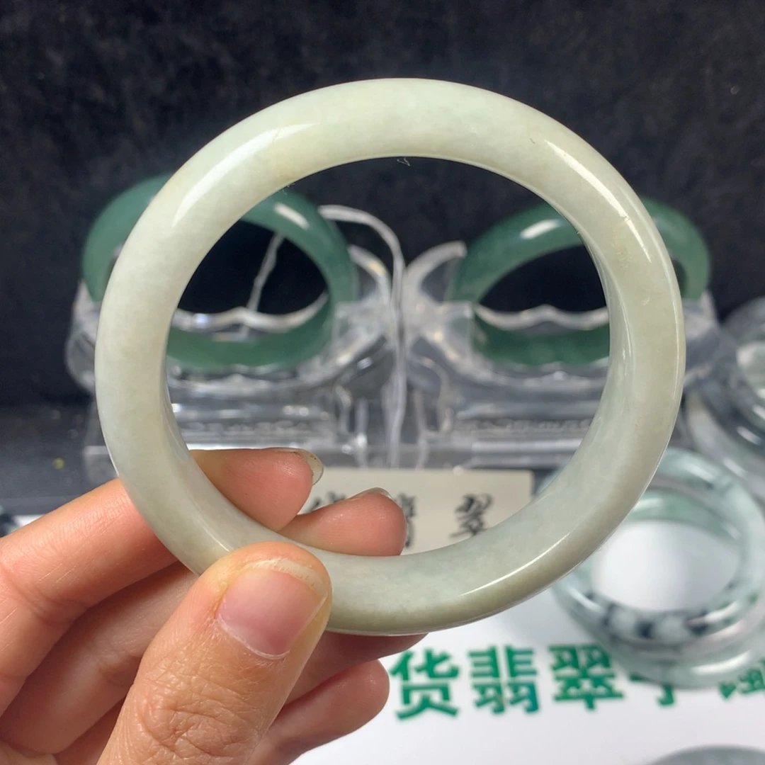 翡翠未镶嵌手镯15号   58圈