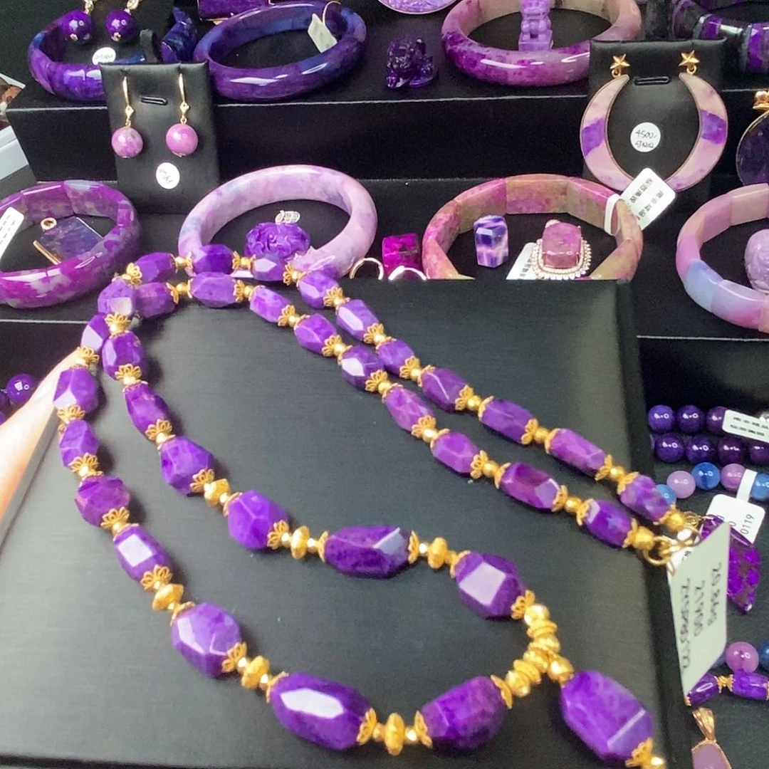 苏纪石（舒俱来）颈饰18K金镶嵌