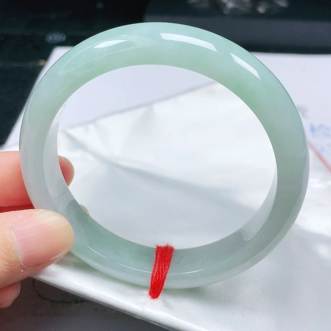 翡翠手镯未镶嵌正