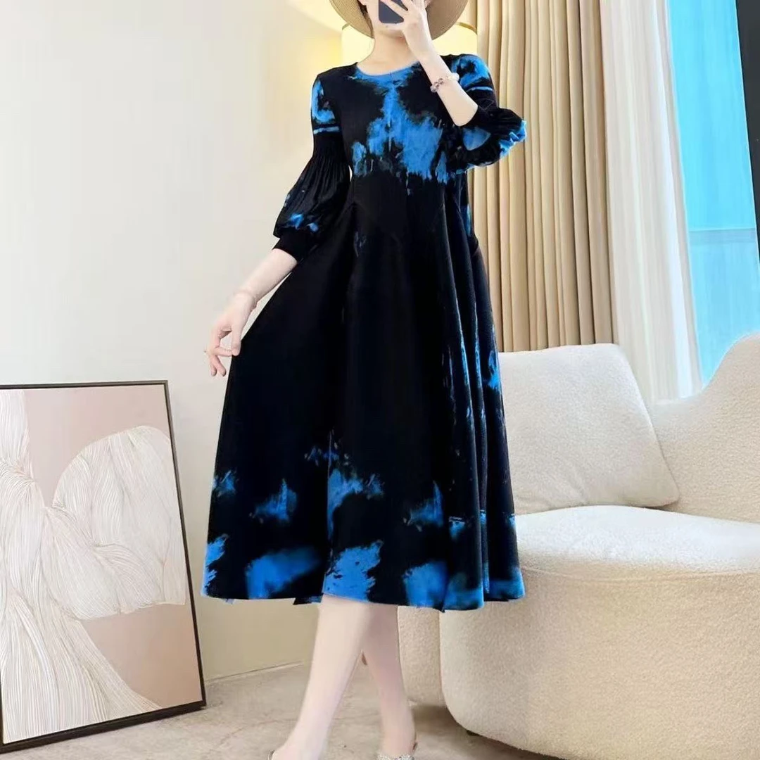 三宅时尚高级感小众晕染印花细牙签花苞显瘦百搭抖抖伞裙连衣裙