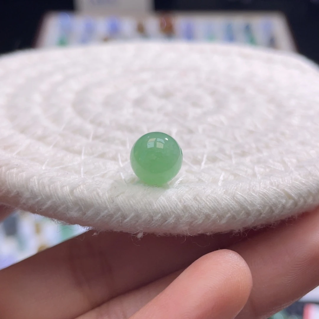 散珠翡翠特色果绿圆珠卡9mm