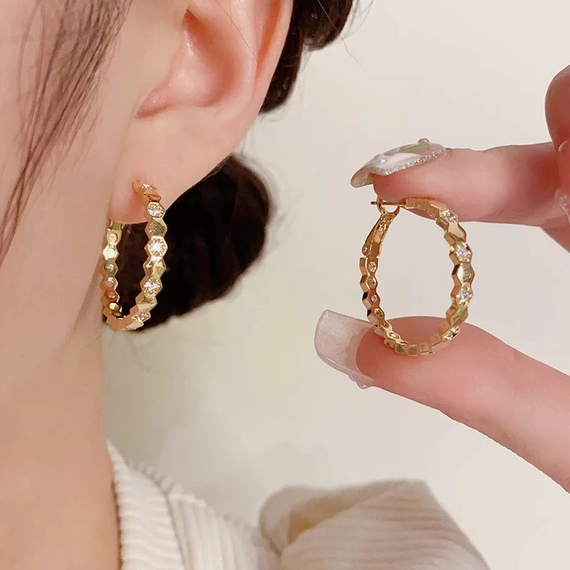 铜合金耳饰 2182轻奢百搭蜂巢耳环