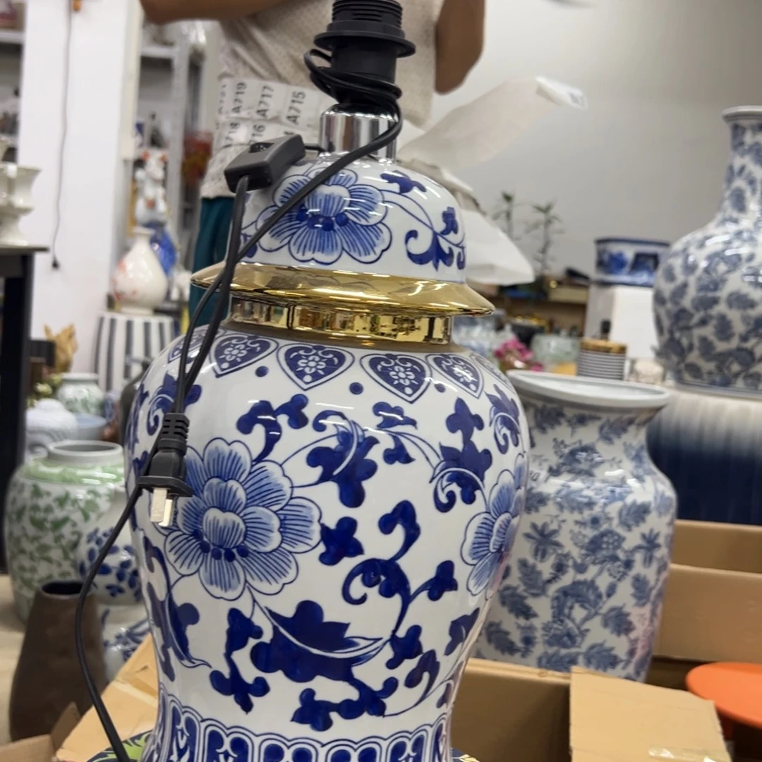 微瑕青花瓷器值得厚爱