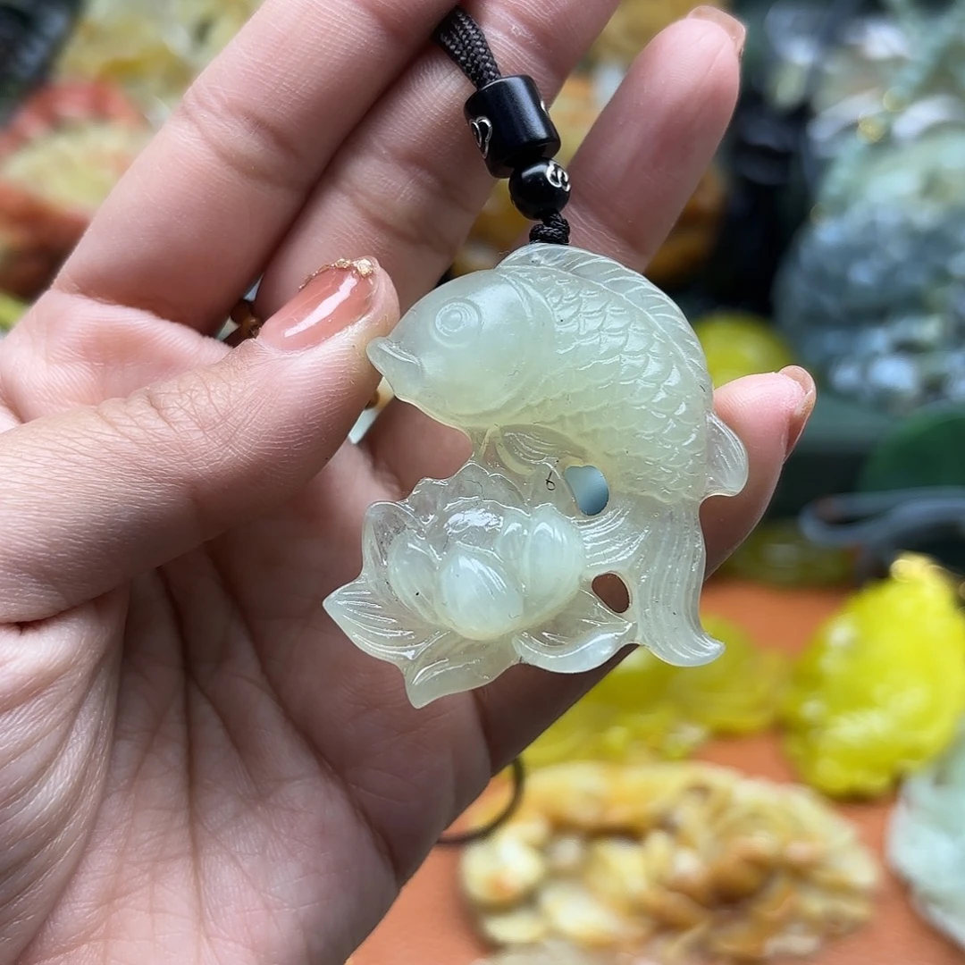 蛇纹石玉未镶嵌吊坠