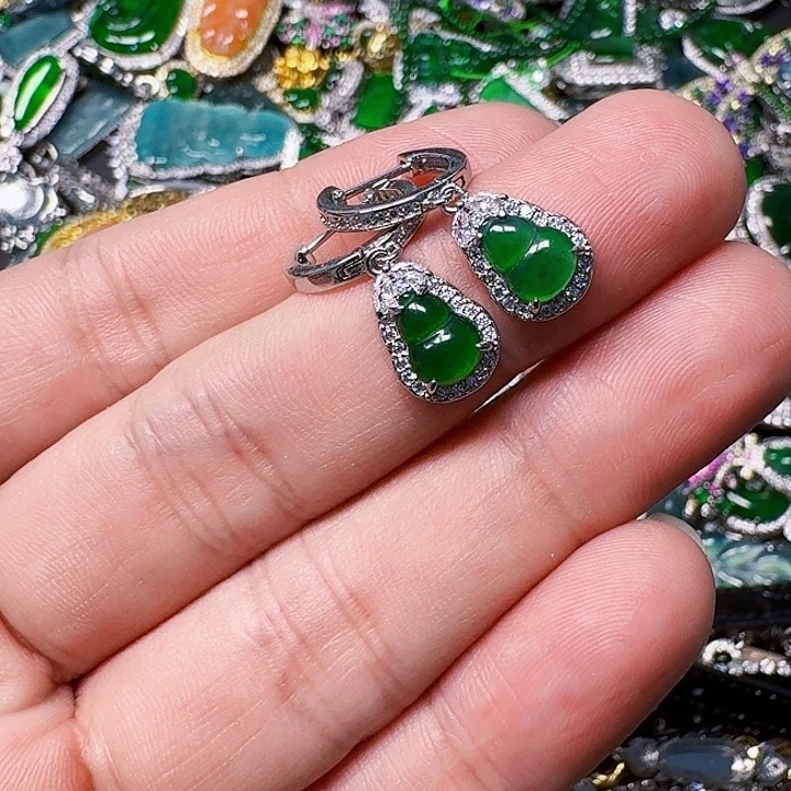 翡翠颈饰未镶嵌天然A货翡翠放漏