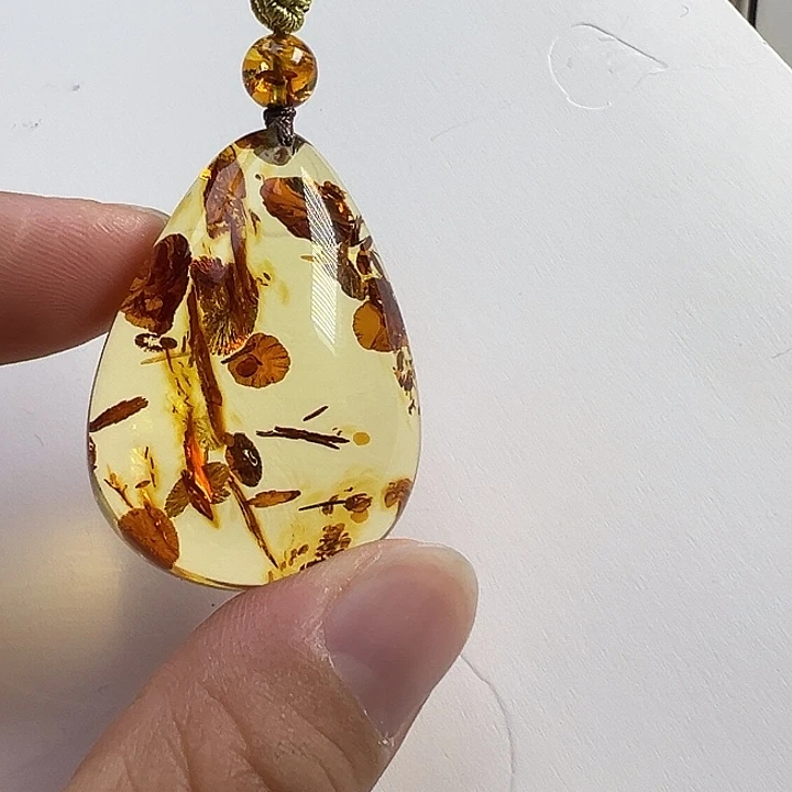 琥珀（花珀）未镶嵌颈饰