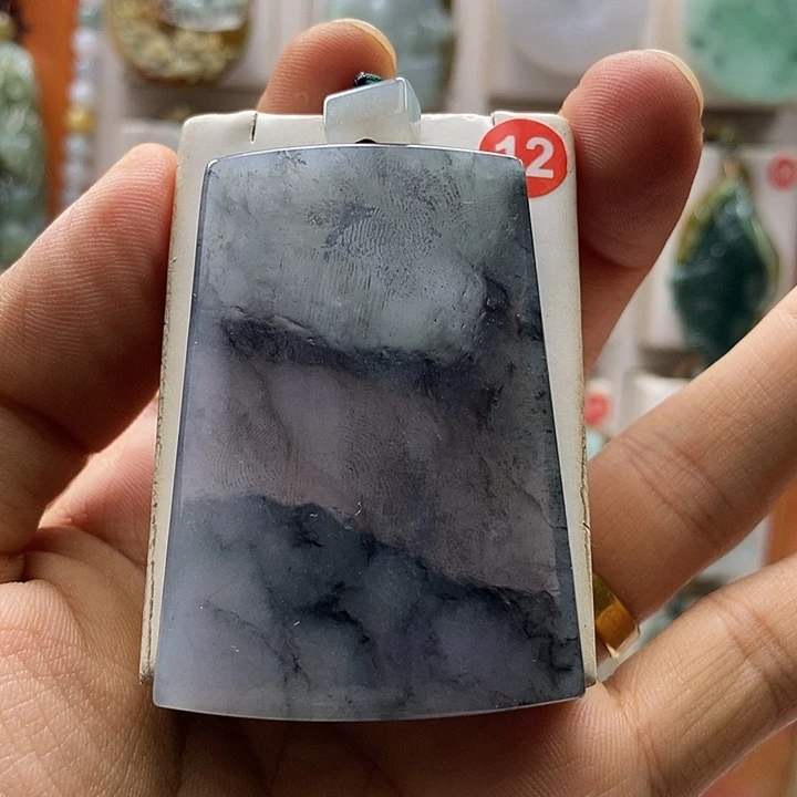 阿***哩翡翠未镶嵌颈饰每天